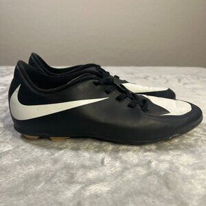Nike Bravata Soccer Cleats Youth 4 FG Black White Kids 749906-011 Boys Unisex